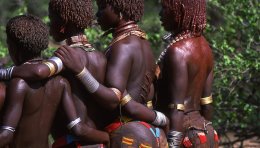 Femmes de la tribus Amer dans la vallée de l'Omo au sud de l'Ethiopie