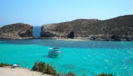 Lagon bleu à Comino